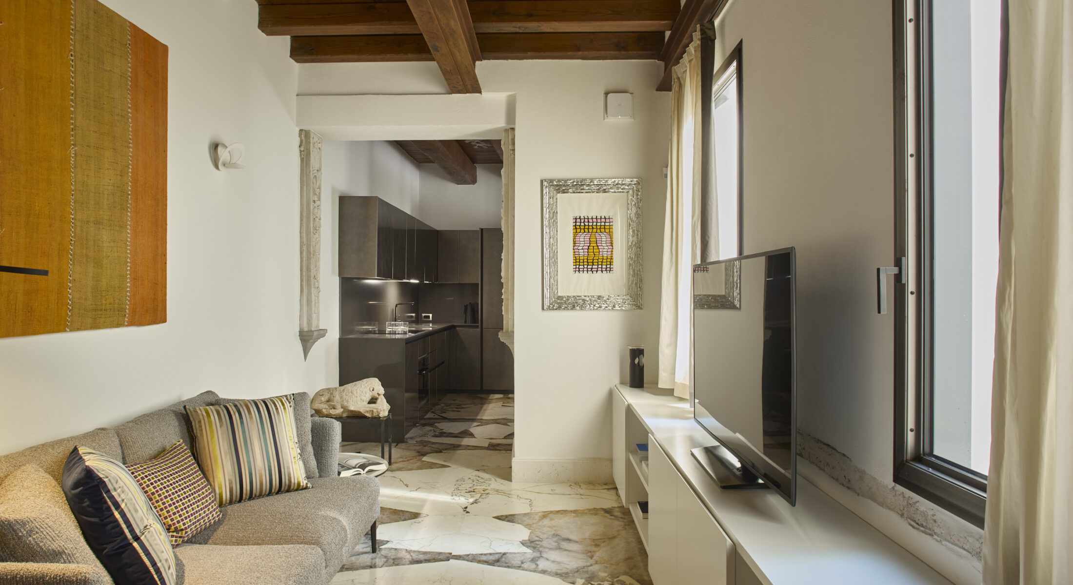 Palazzo delle Pietre slide_3